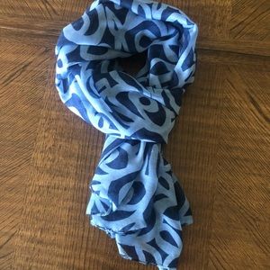 Women’s Scarf.